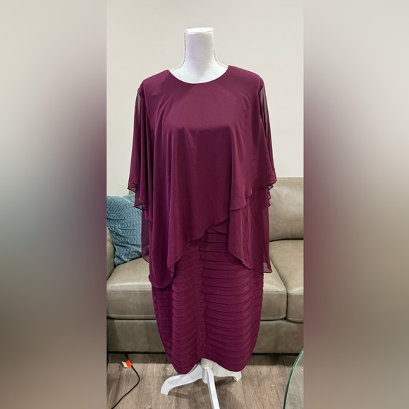 Betsy & Adam Deep Burgundy Asymmetrical Dress Size 20W Evening Formal Wedding - Picture 1 of 7